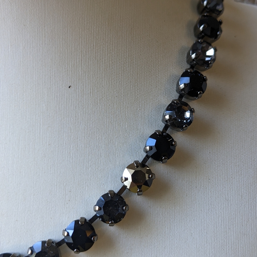 Black Jet and Gray Crystal in Classic Necklace & Earrings in Gunmetal - Picture 6 of 8